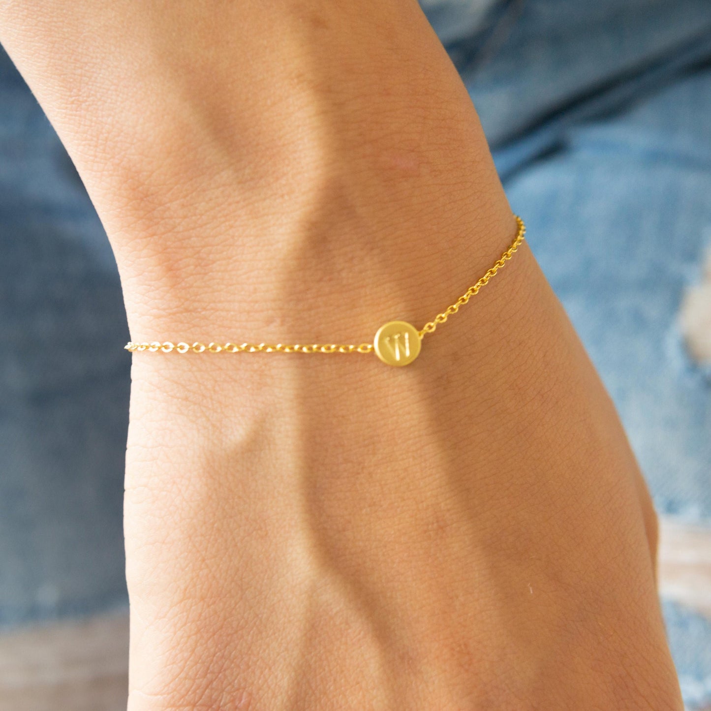 Lily 1 Dot Necklace Gold