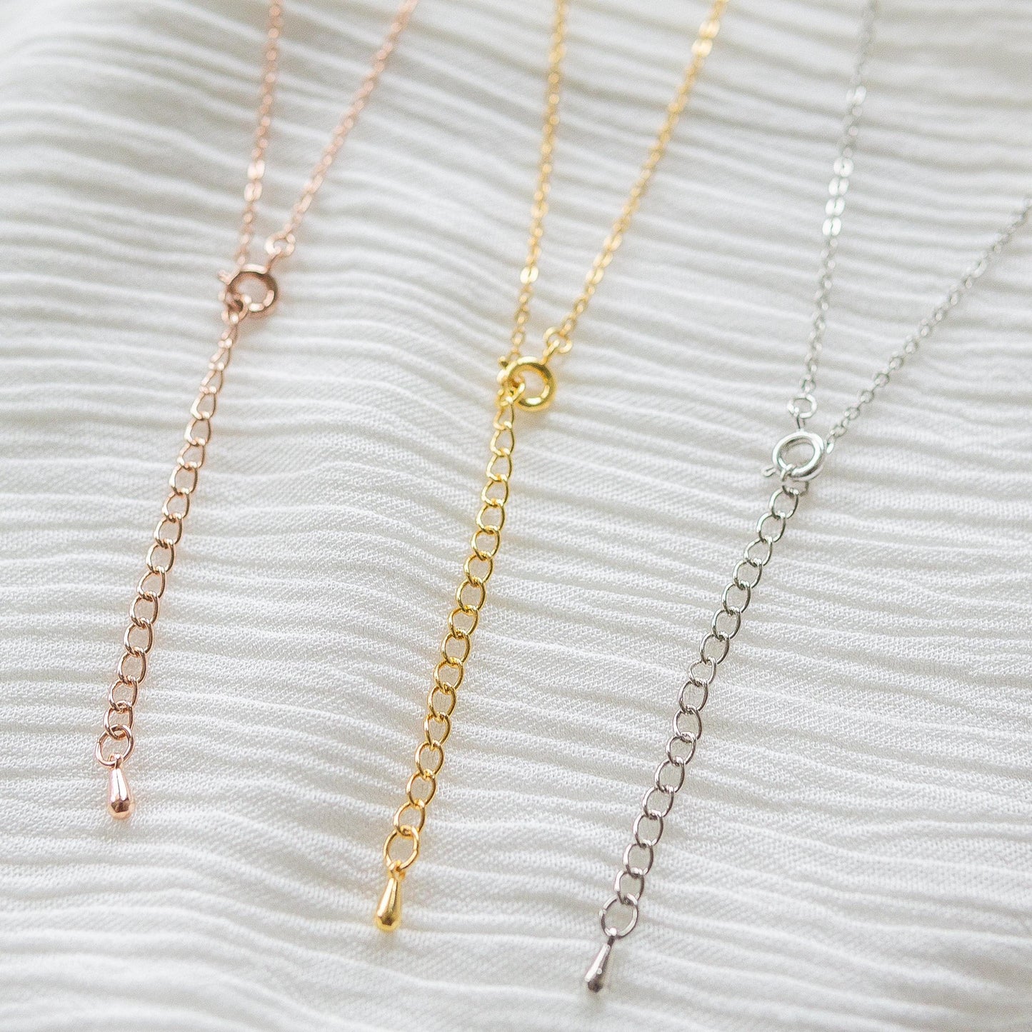 Ophelia 3 Dot Necklace Gold