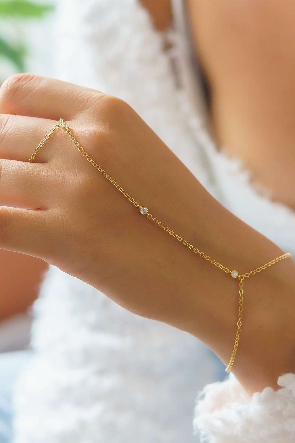 Daisy 3 CZ Hand Chain Gold